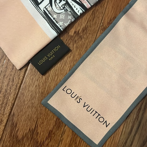 Louis Vuitton Silk Scarf - Picture 2 of 7